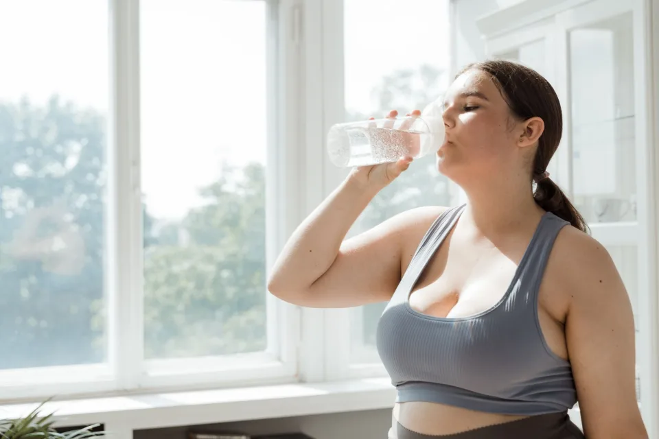 Nước uống & thiết bị đi kèm